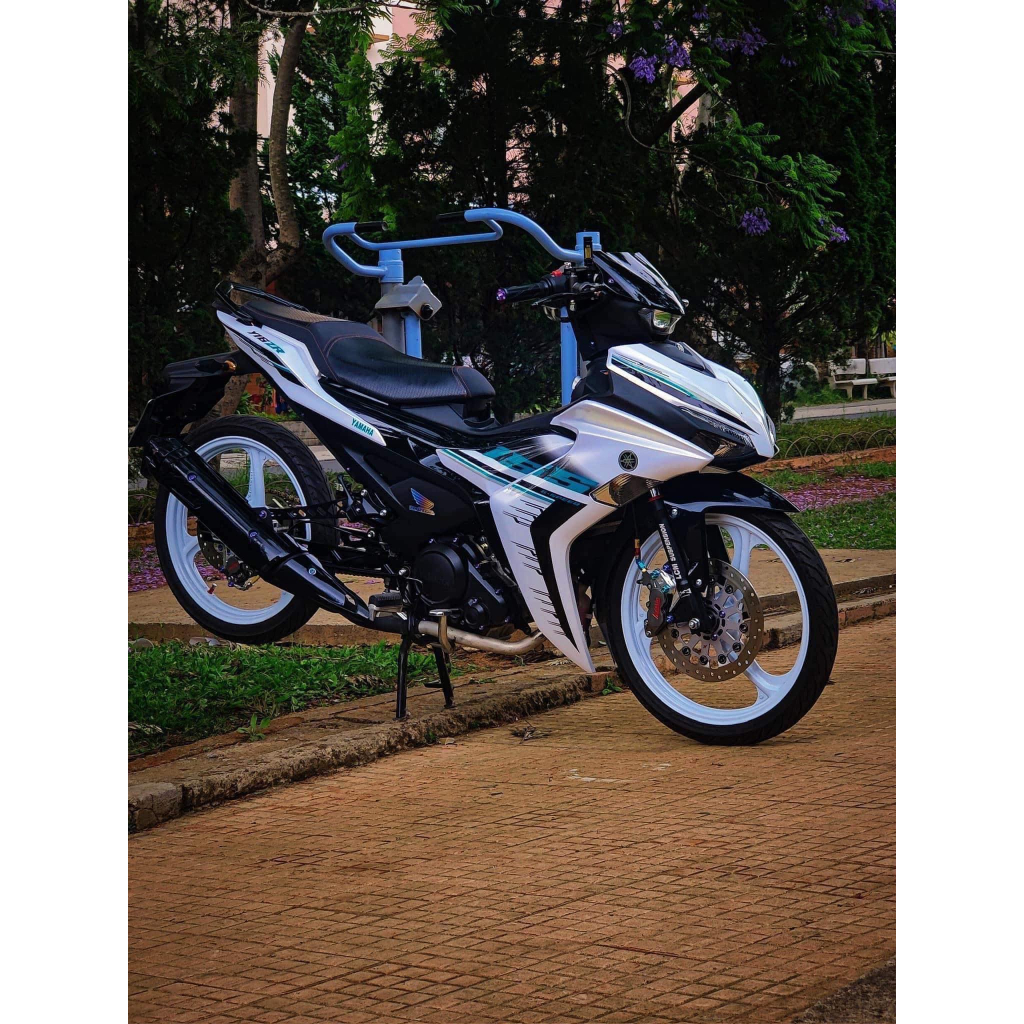 TEM CHẾ Y16ZR 155 TRẮNG ĐEN XANH !