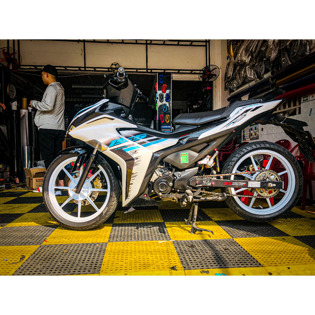 TEM CHẾ Y16ZR 155 TRẮNG ĐEN XANH !