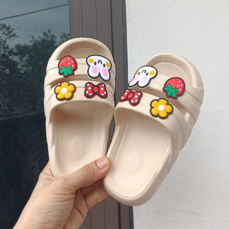 Dép lê cho bé gái Thỏ dâu nơ hoa chống trượt đi êm chân