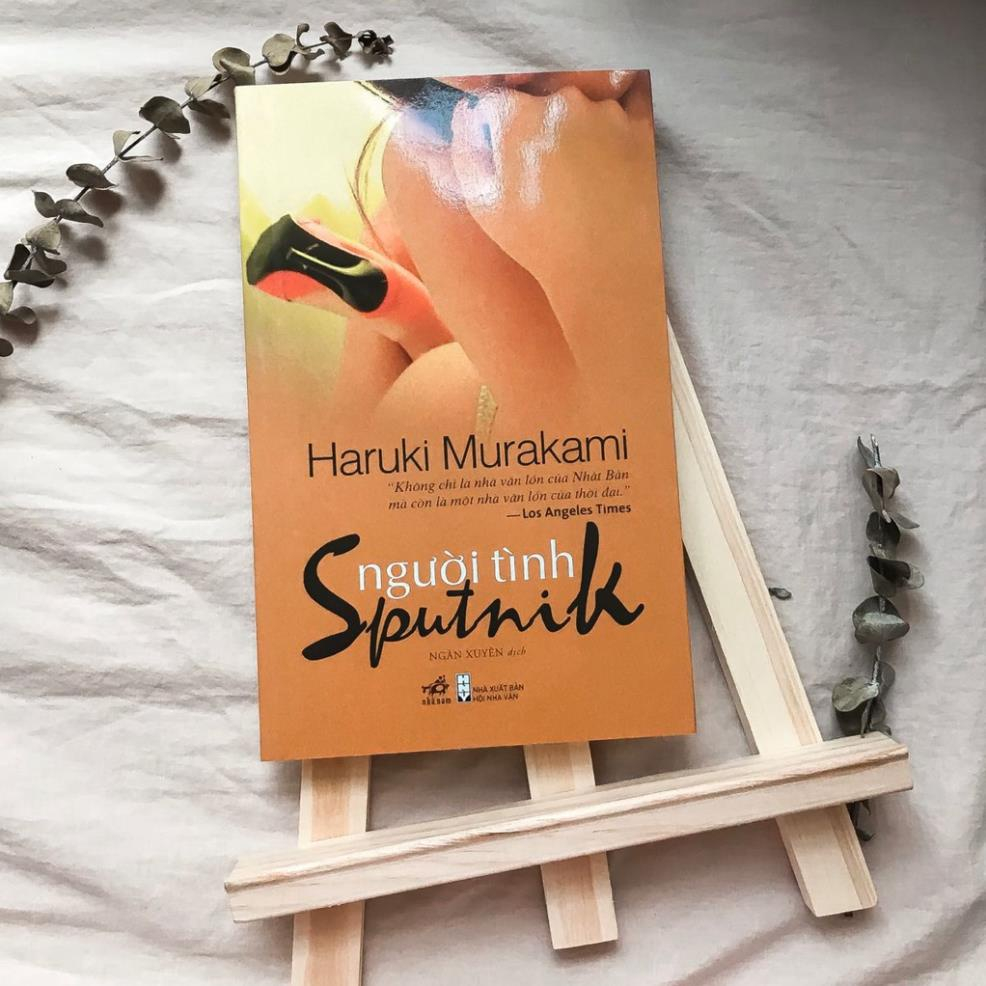 Sách - Người tình Sputnik