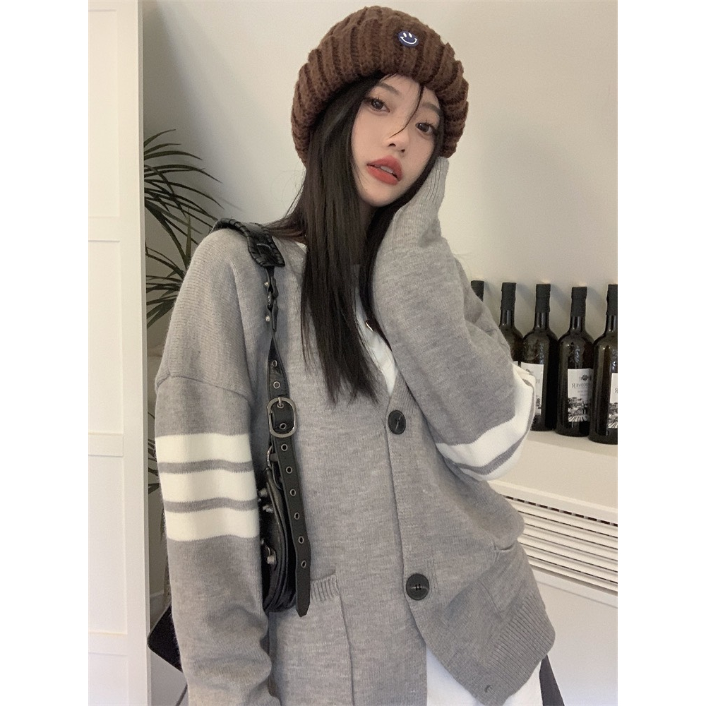 Áo khoác len cardigan có túi form rộng viền kẻ tay basic Deliz, chất len dày ấm mùa thu đông Bunny