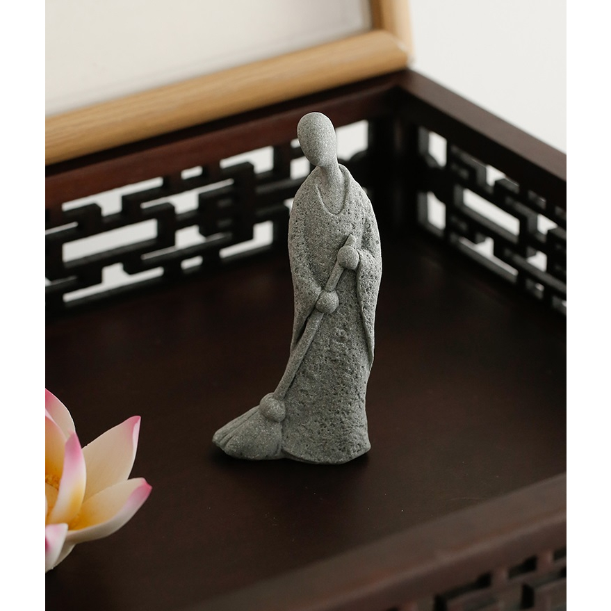 Tượng Tiểu Hòa Thượng Bằng Đá Sa Thạch Xanh Dùng Trang Trí Tiểu Cảnh, Bonsai, Thủy Sinh Bể Bán Cạn Terrarium