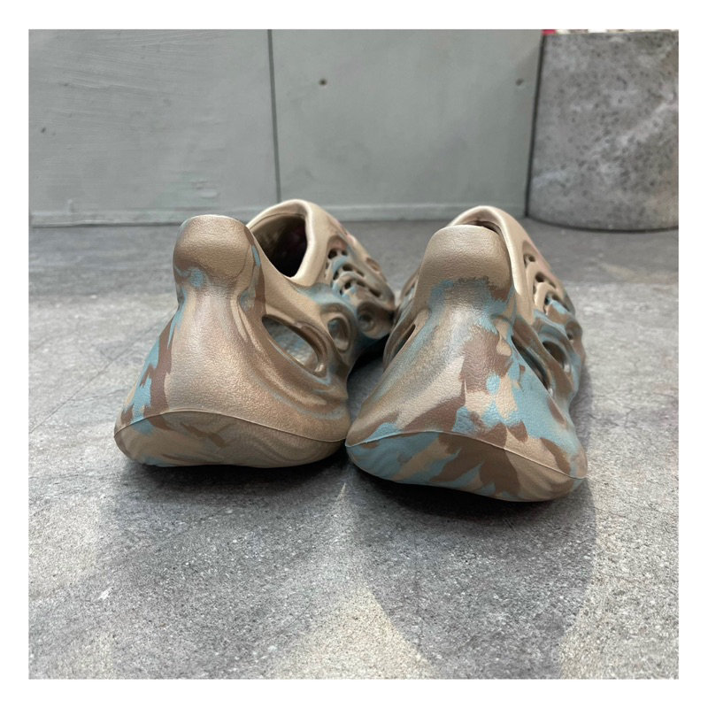 GIÀY YEEZY FOAM RUNNER ‘MX SAND GREY’ Code: GY3969