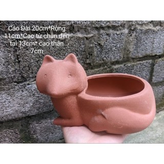 Chậu đất nung hình con cáo.