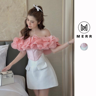 Set áo đính hoa trễ vai chân váy túi | merrchuyenvay