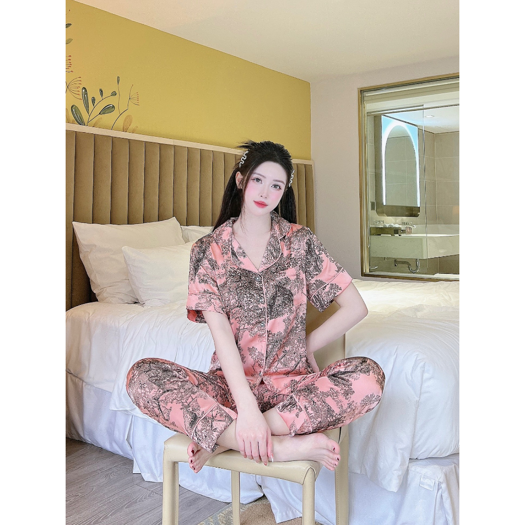 Bộ đồ mặc nhà Kelin cao cấp dáng áo cộc quần dài họa tiết hình hoa văn sang chảnh chất lụa Luxury cao cấp mềm mịn