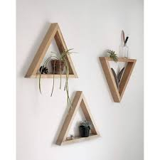 Kệ gỗ thông treo tường trang trí hình tam giác giá tại xưởng