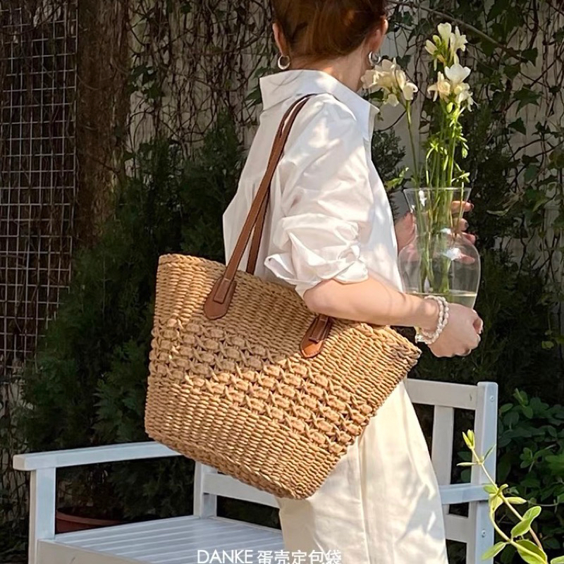 Túi cói bucket thân đan chữ X  quai da hình xô có khoá kéo đi biển vintage Tiệm Cói Xinh