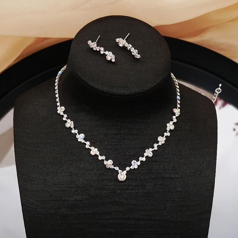 Combo Choker + hoa tai đá đi tiệc