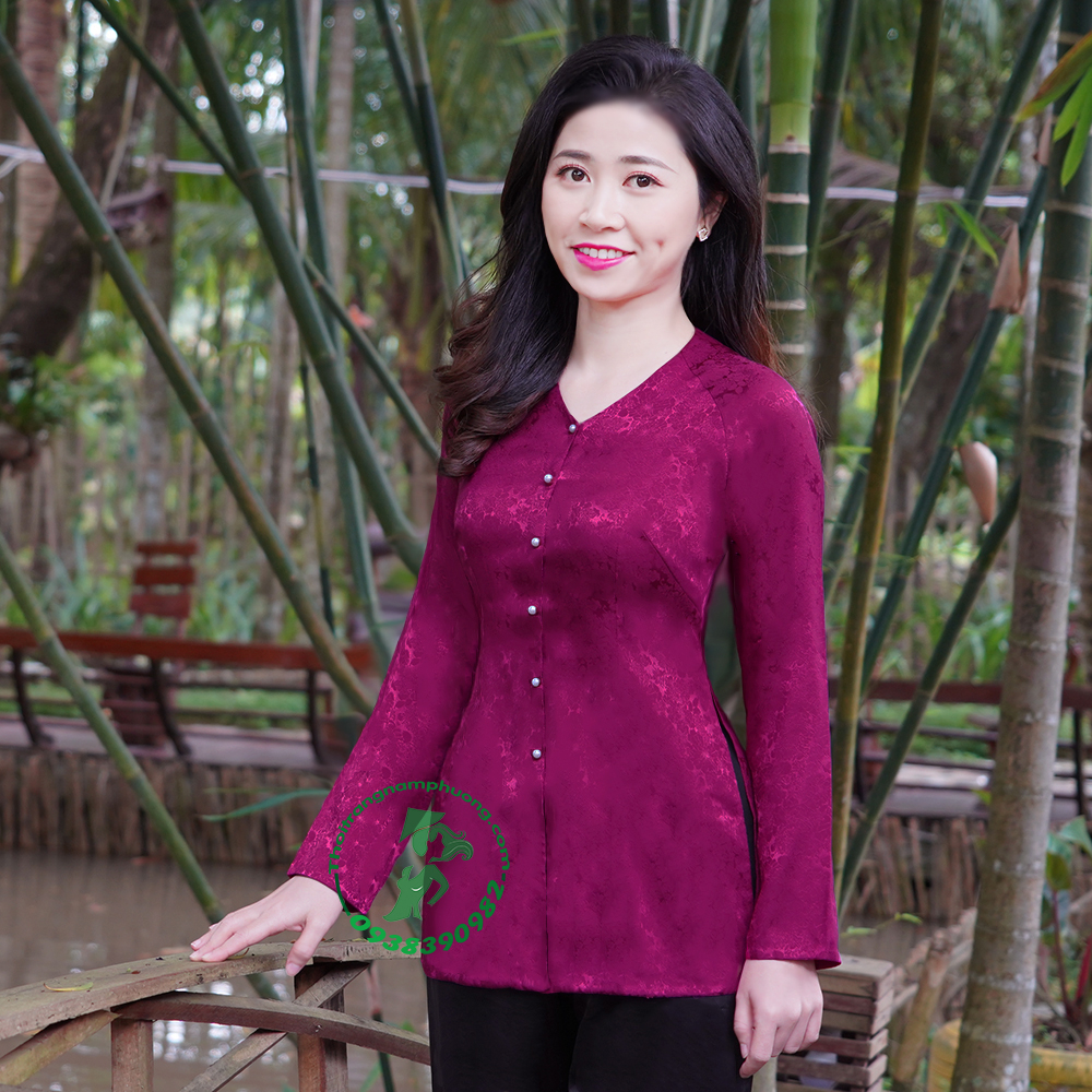 Áo bà ba gấm lụa nữ màu mận chín cổ tim