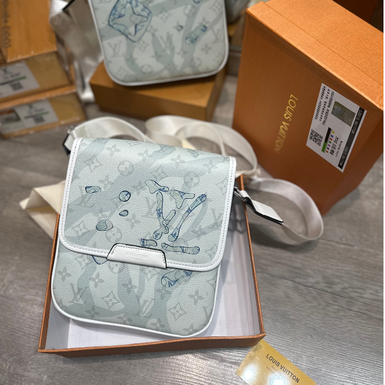 Túi Bag LV Backpack size 23hót hít 2023