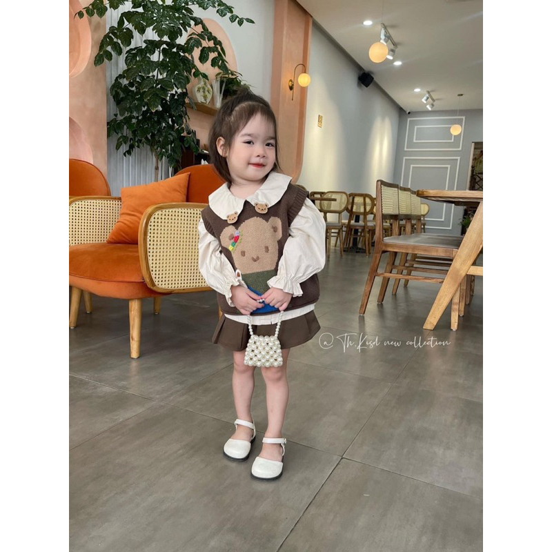 Set 3 chi tiết nâu: Áo ghile tổ ong + áo sơmi + chân váy