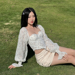 HERMISE Áo hoa croptop cúp ngực dáng corset cổ vuông tay dài phồng lưng chun - Kat Top