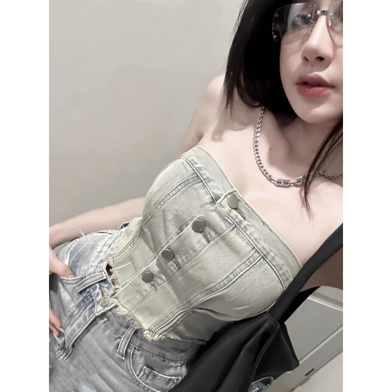 ÁO ỐNG JEANS CÚP NGỰC ĐÍNH NÚT CHÂN TUA RUA