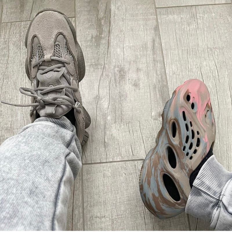 GIÀY YEEZY FOAM RUNNER ‘MX SAND GREY’ Code: GY3969