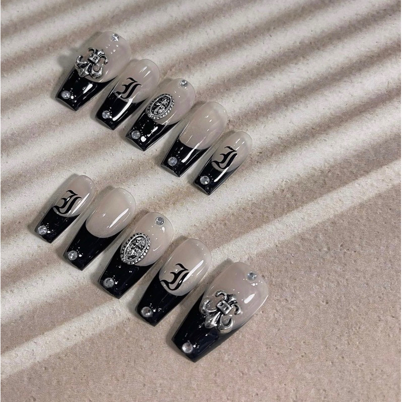 Bìa chụp ảnh móng