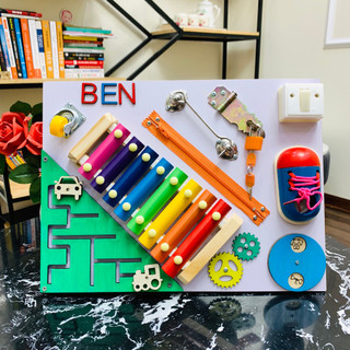 Bảng rận rộn, busy board, đồ chơi phát triển kỹ năng vận động tinh cho bé benrikids