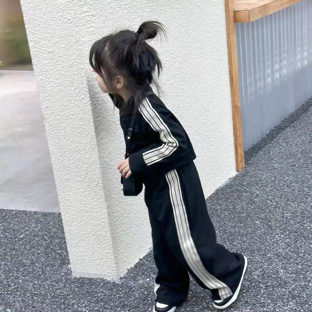 Bô nỉ đen viền trắng dài tay quần xuông bé cho bé gái