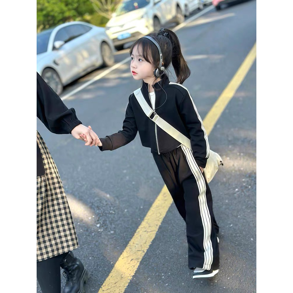 Bô nỉ đen viền trắng dài tay quần xuông bé cho bé gái