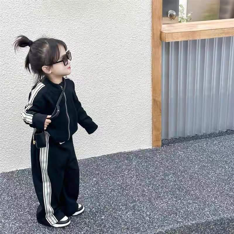 Bô nỉ đen viền trắng dài tay quần xuông bé cho bé gái