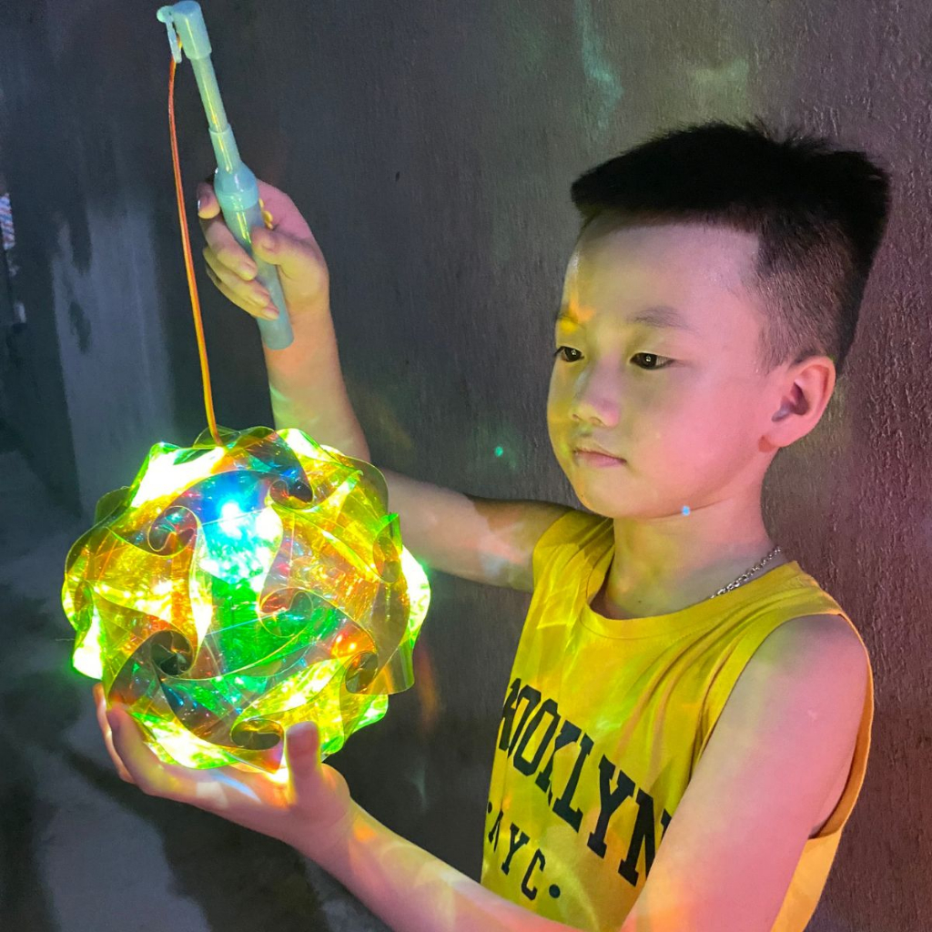 Lồng đèn trung thu cho bé có đèn led lắp ghép chất liệu siêu bền benui