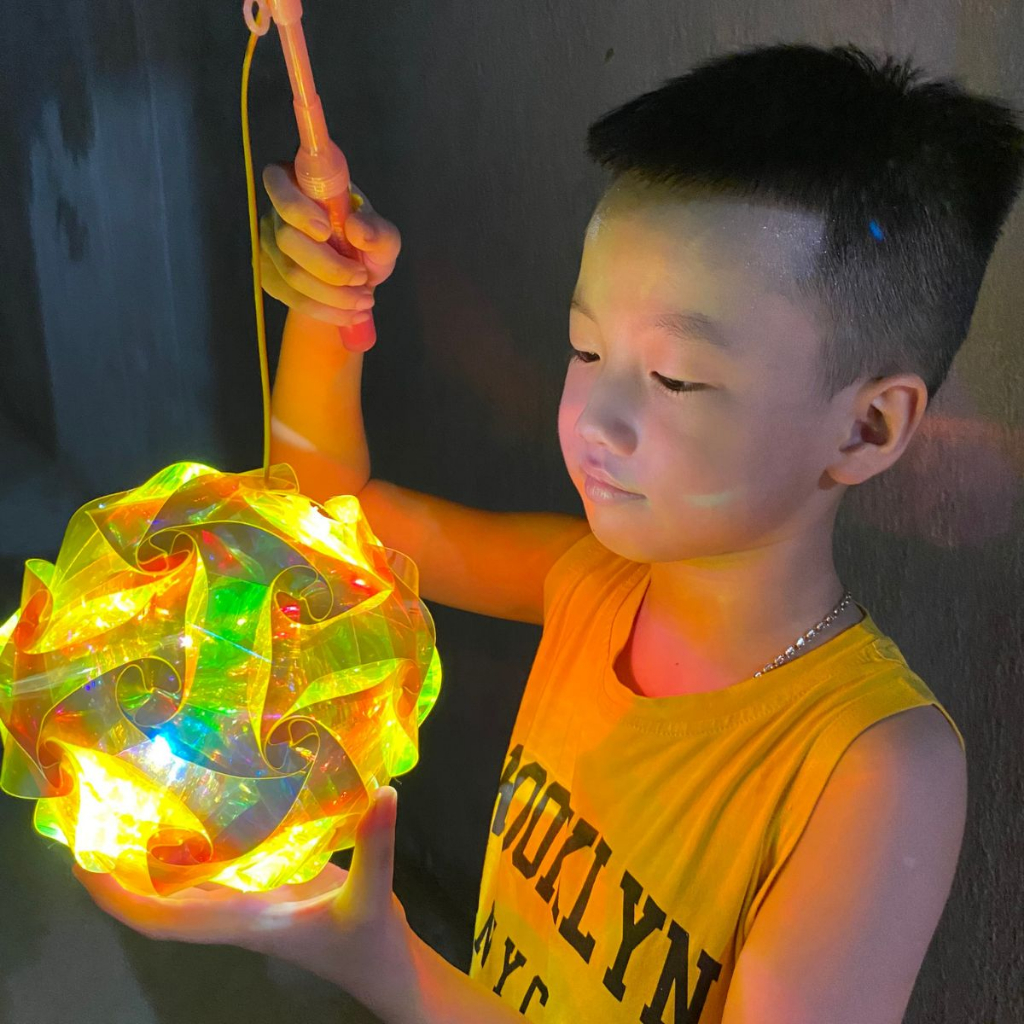Lồng đèn trung thu cho bé có đèn led lắp ghép chất liệu siêu bền benui