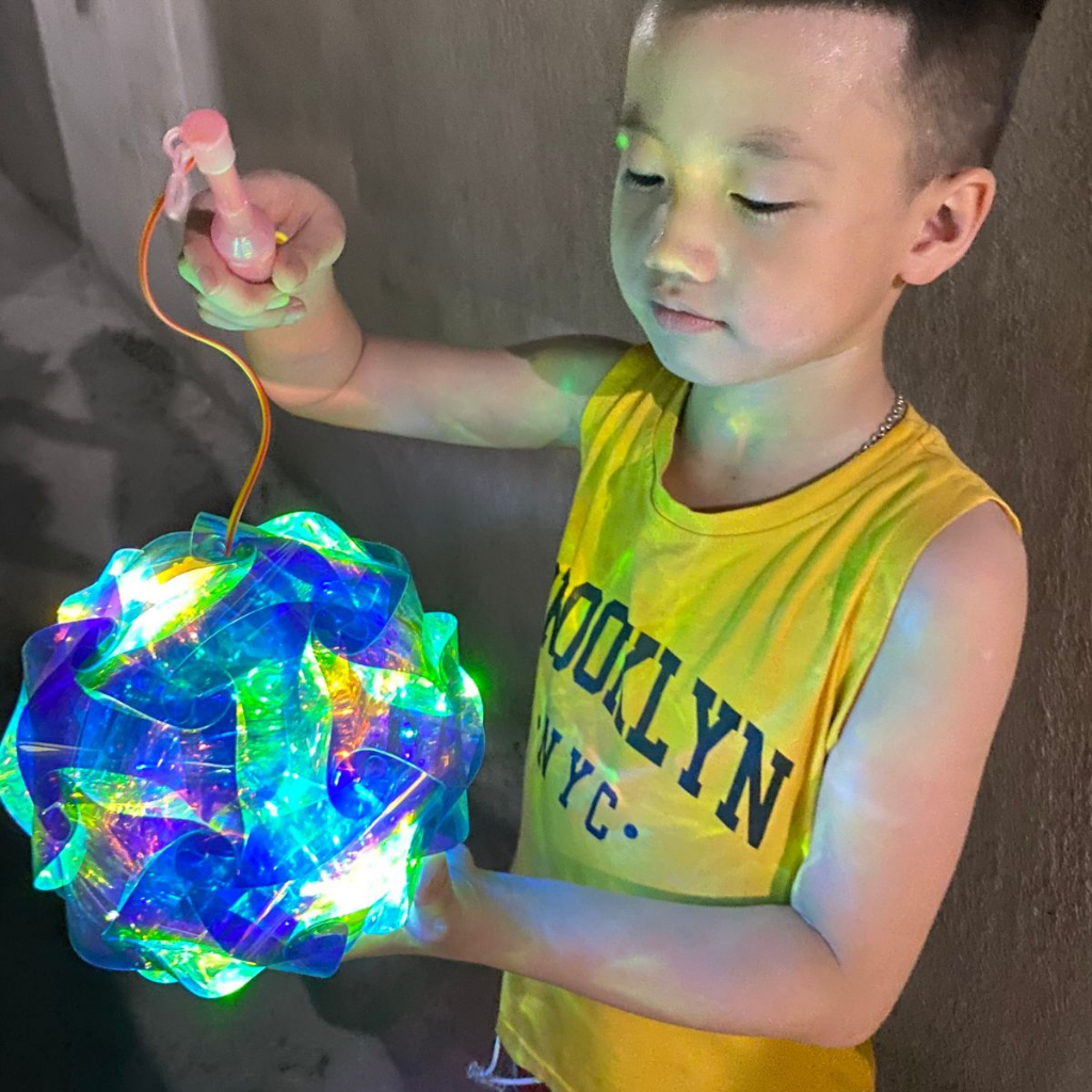 Lồng đèn trung thu cho bé có đèn led lắp ghép chất liệu siêu bền benui