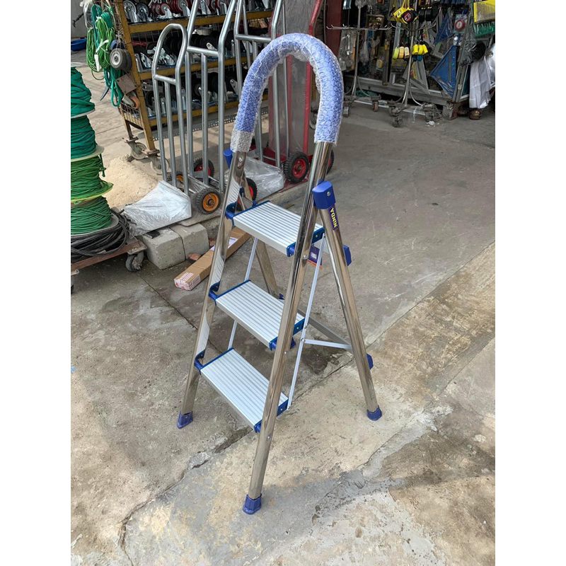 Thang nhôm ghế tay vịn khung inox 3 bậc tiện lợi