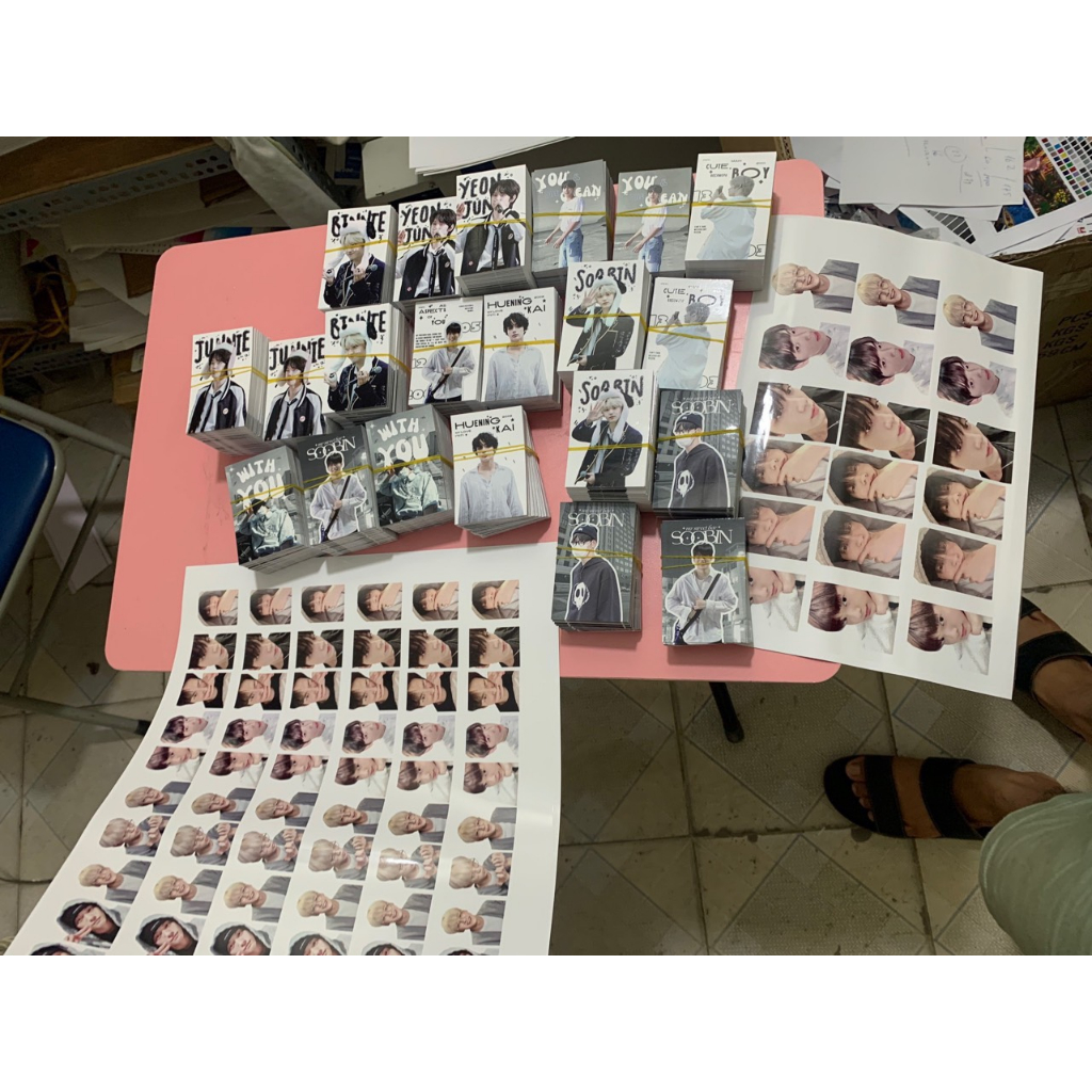 Nhận in 100c sticker 3x3cm tối đa 10 mẫu theo yêu cầu giá rẻ