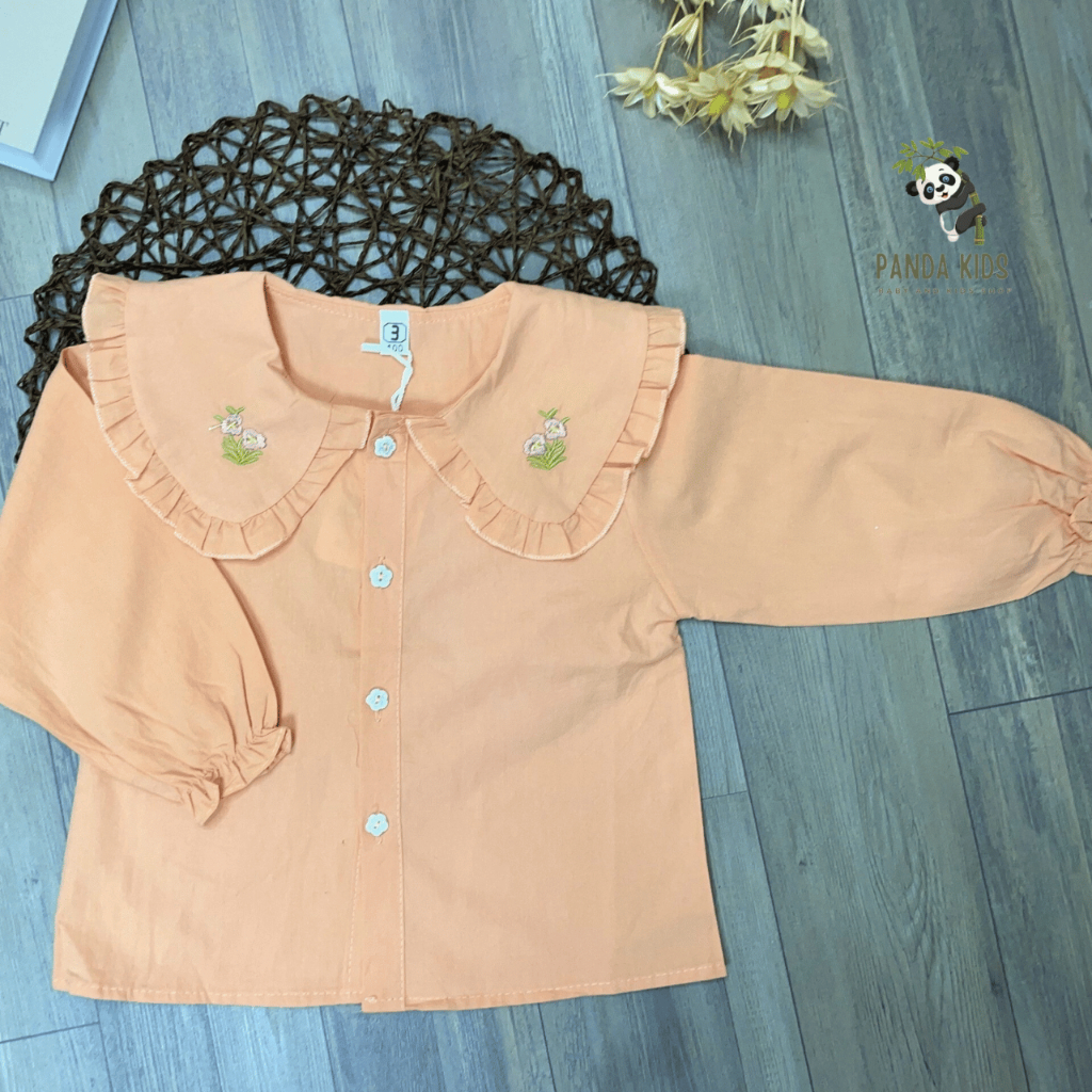 Áo sơ mi dài tay cho bé gái, cổ sen thêu hoa cách điệu dễ thương, chất liệu coton mát mẻ.