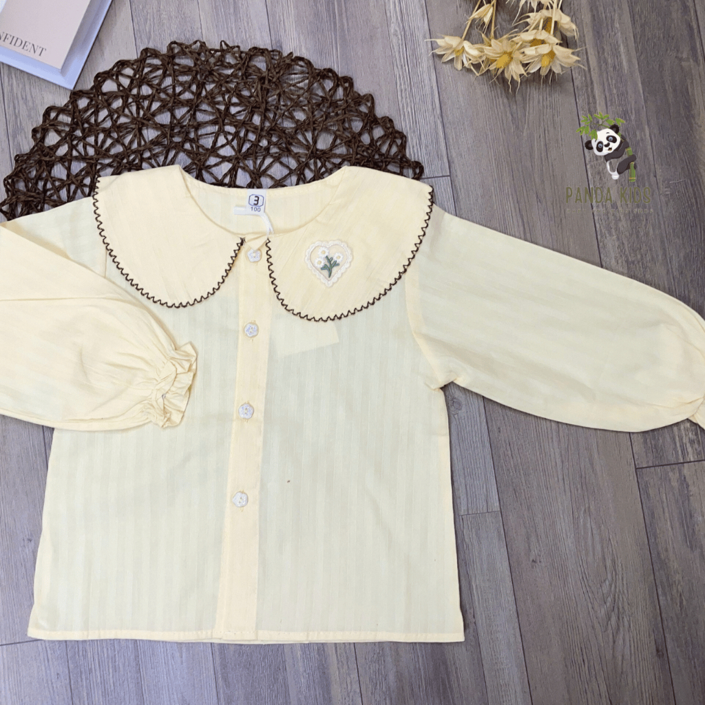Áo sơ mi dài tay cho bé gái, cổ sen thêu hoa cách điệu dễ thương, chất liệu coton mát mẻ.