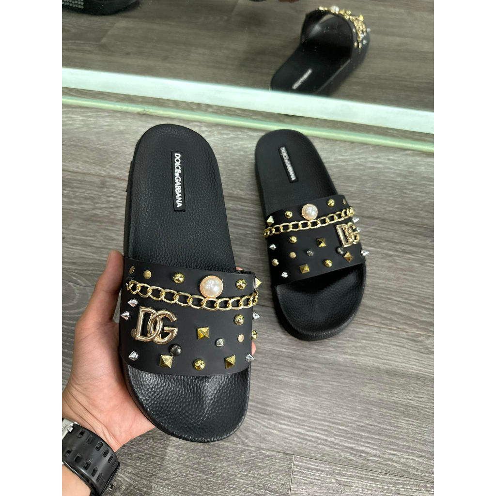 Dép lê nam quai ngang Dolce da PU tag xích bi ngọc đinh logo DG đế cao su đúc nổi hoạ tiết cao cấp DL25P