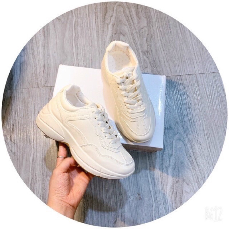 Giày thể thao đế nâu, giày thể thao màu sữa dễ phối đồ