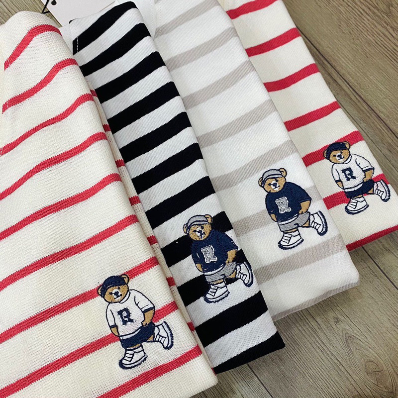 Áo thun croptop sọc thêu logo gấu Spao