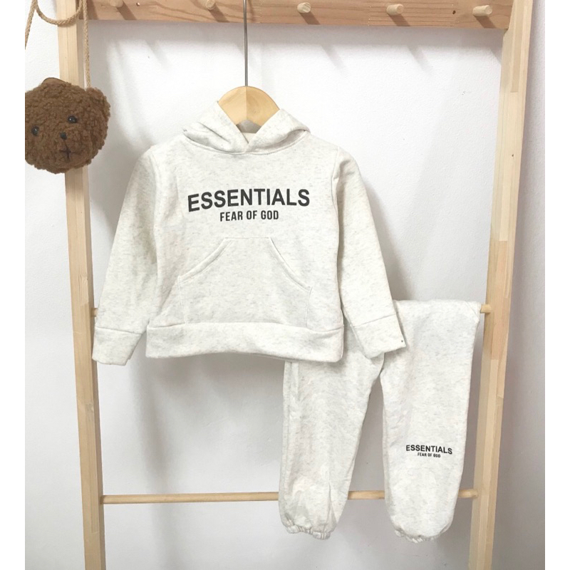 Bộ nỉ dài tay chữ ESSENTIALS siêu ấm cho bé