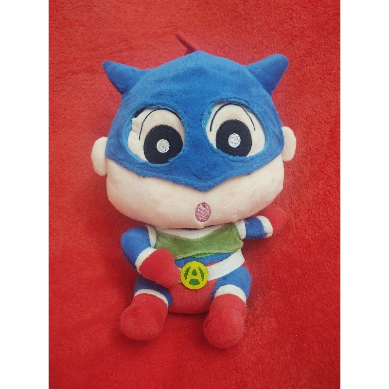 Gấu si - Shin cosplay siêu nhân