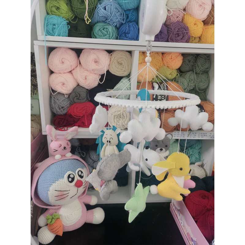 Đồ chơi treo nôi thỏ bóng bay