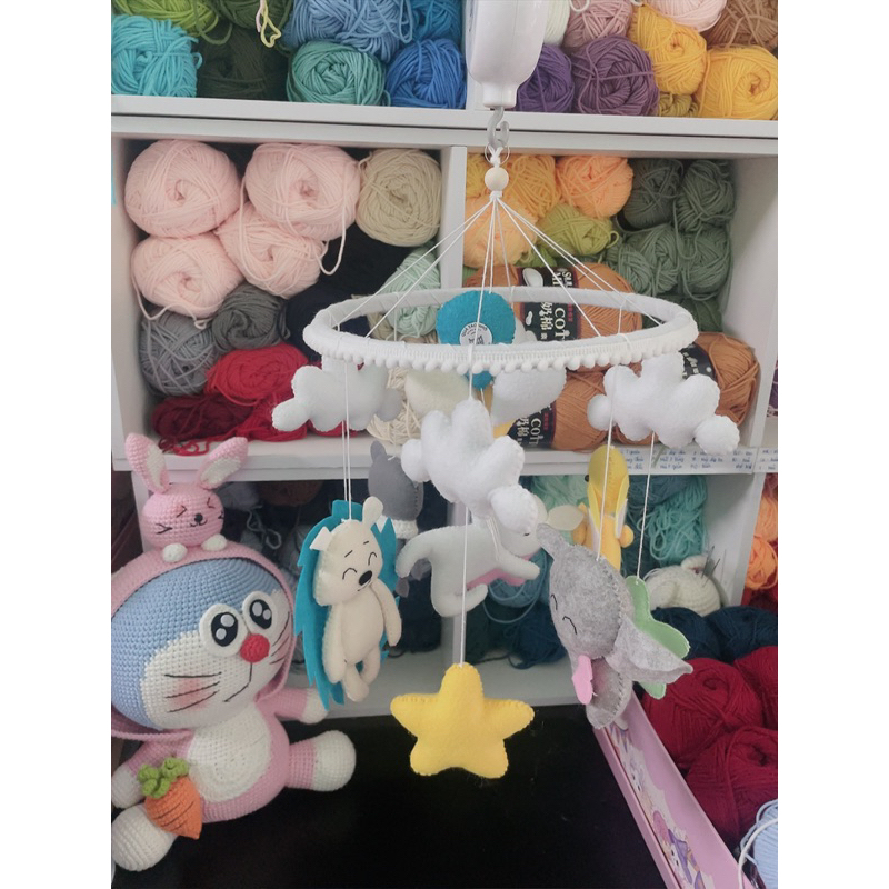 Đồ chơi treo nôi thỏ bóng bay