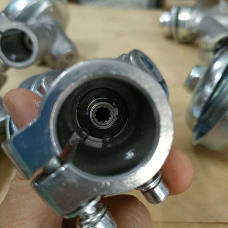 Đầu bò dành cho tất cả máy cắt cỏ ống cần 24.25.26.28 đày đủ thông số cho cat máy bãi và hàng nội địa