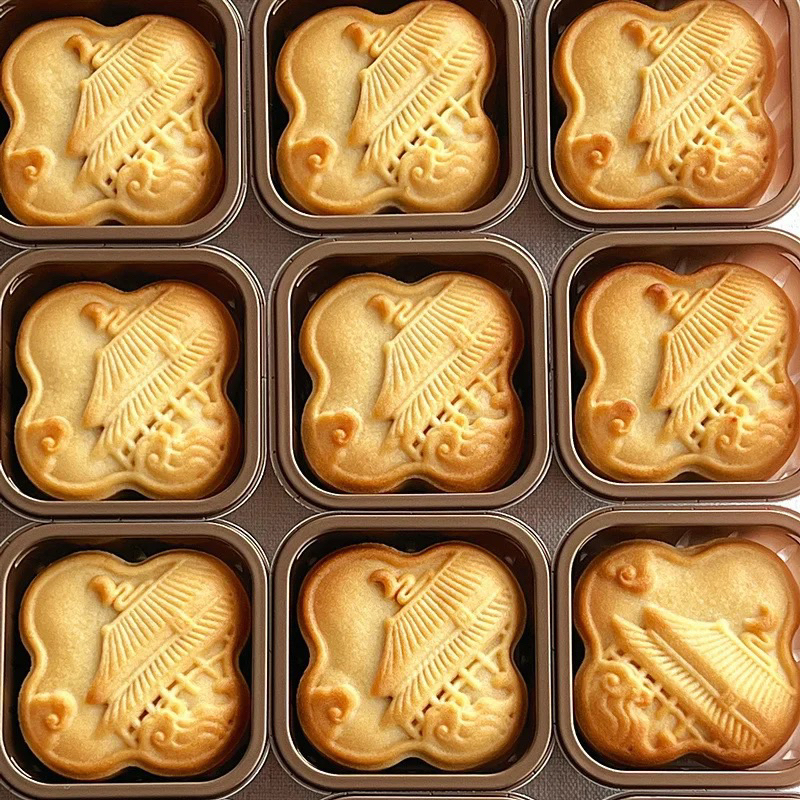 Khuôn trung thu lò xo 2 mặt Hoa Chùa 50g