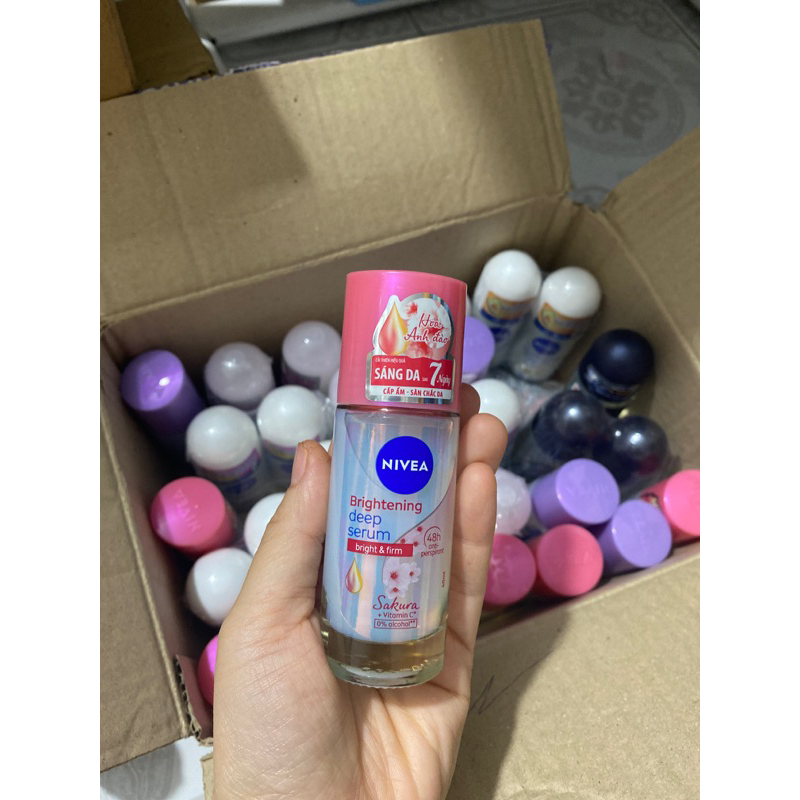 Lăn khử Mùi NIVEA Brightening Deep Serum Hương Hoa Sakura Dưỡng Trắng Da Mịn Da (40 ml)