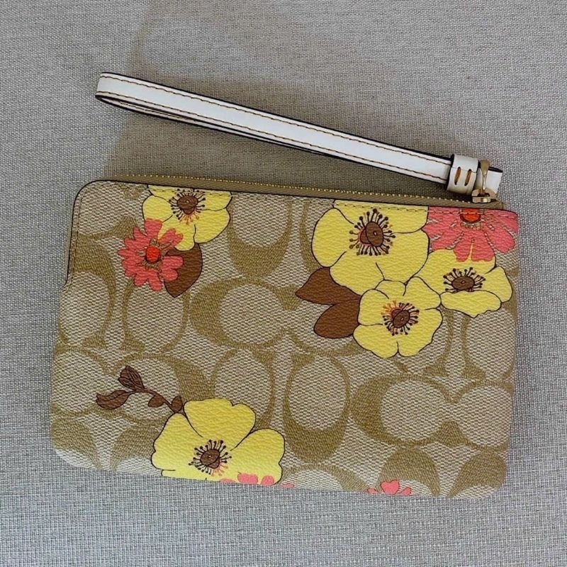 Ví C0ach cầm tay siêu sang