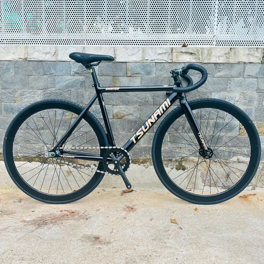 Xe đạp fixed gear TSUNAMI SNM100 cơ bản - Đen bóng chữ vàng