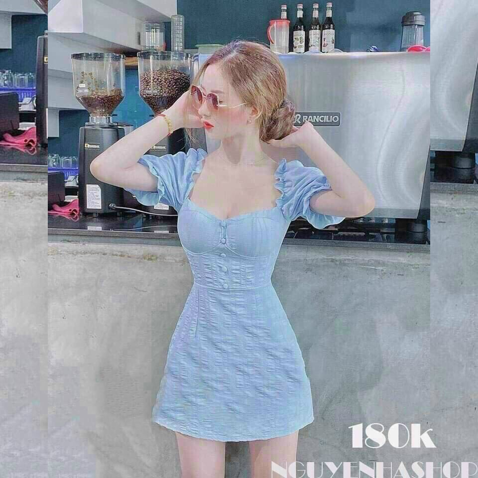 Đầm đũi nhăn tay phồng đính nút cổ vuông tay ngắn có mút ngực xinh lung linh
