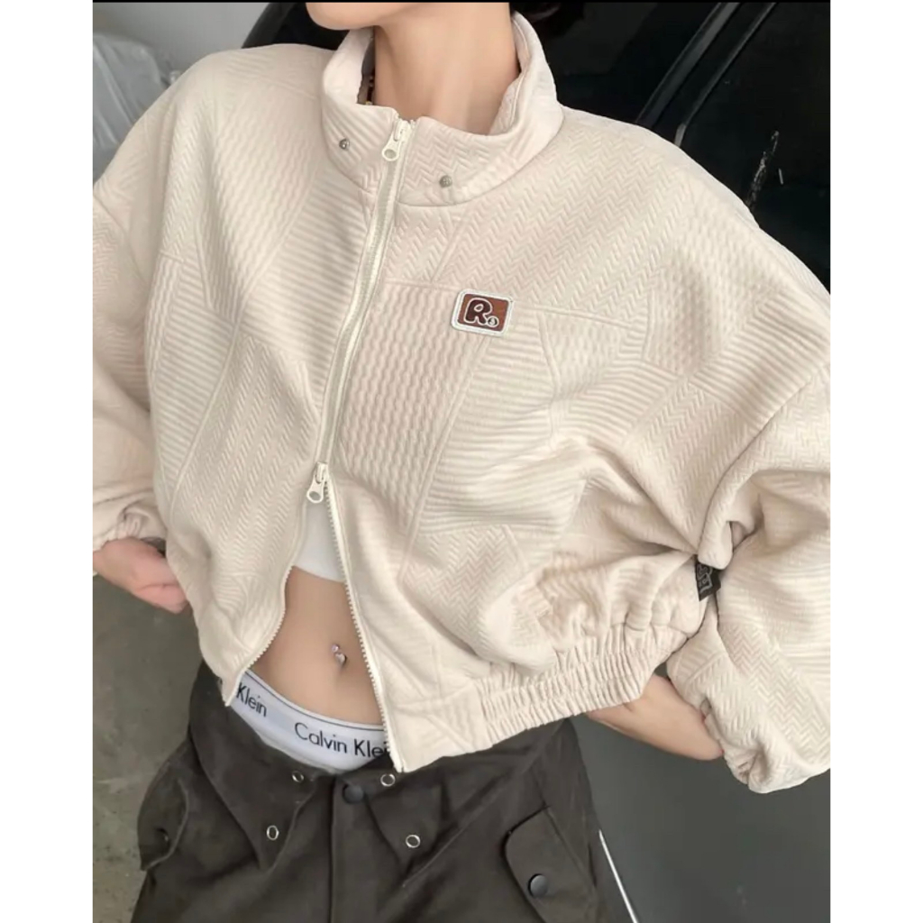 Áo khoác croptop chữ R bo chun - 247store.vn - AokhoacCTR3146_P11K13