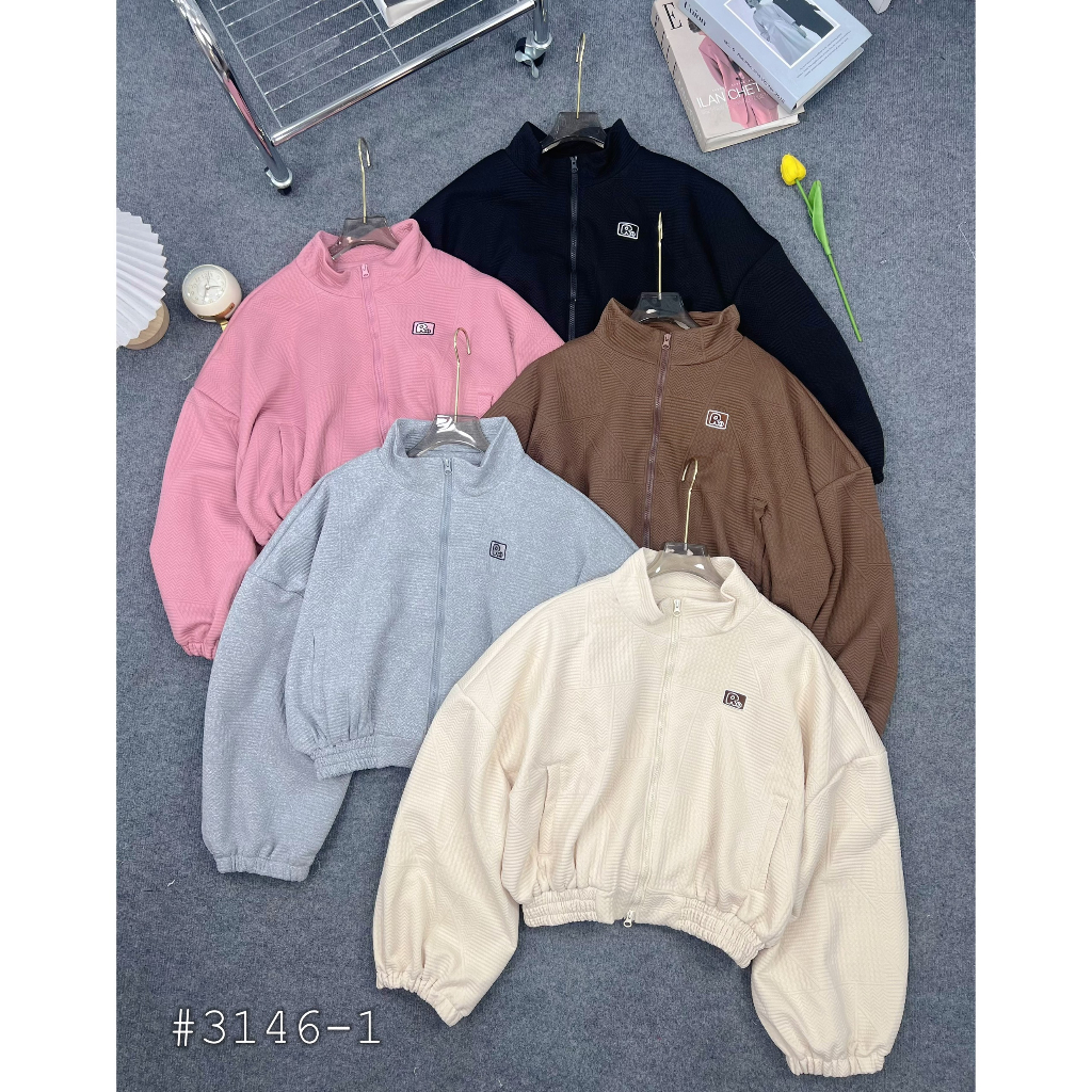 Áo khoác croptop chữ R bo chun - 247store.vn - AokhoacCTR3146_P11K13