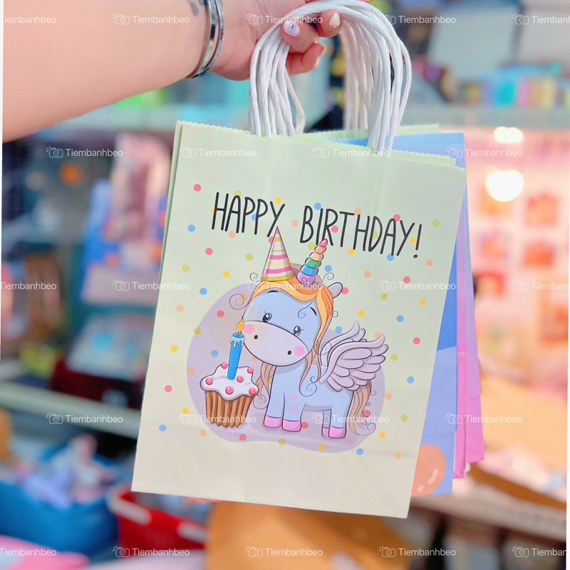Túi giấy quai xách đựng quà hình dễ thương