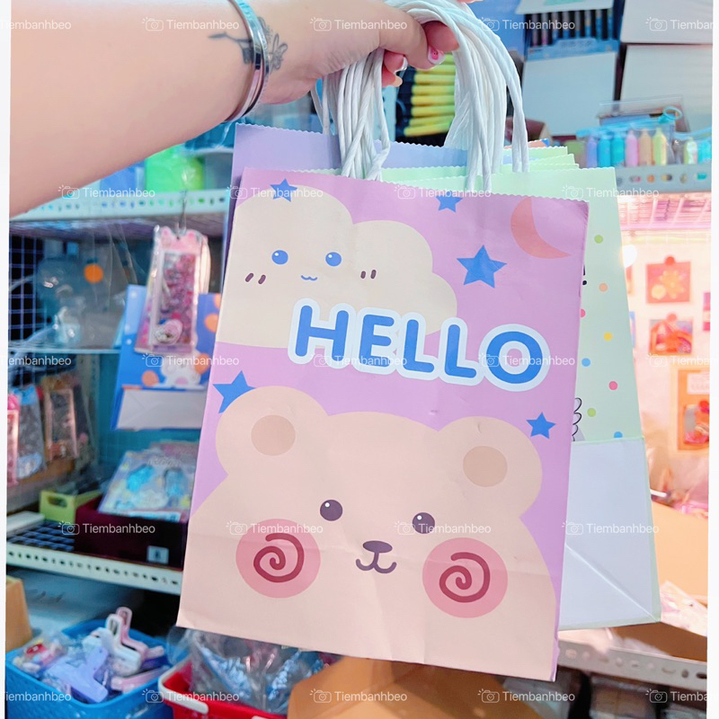 Túi giấy quai xách đựng quà hình dễ thương