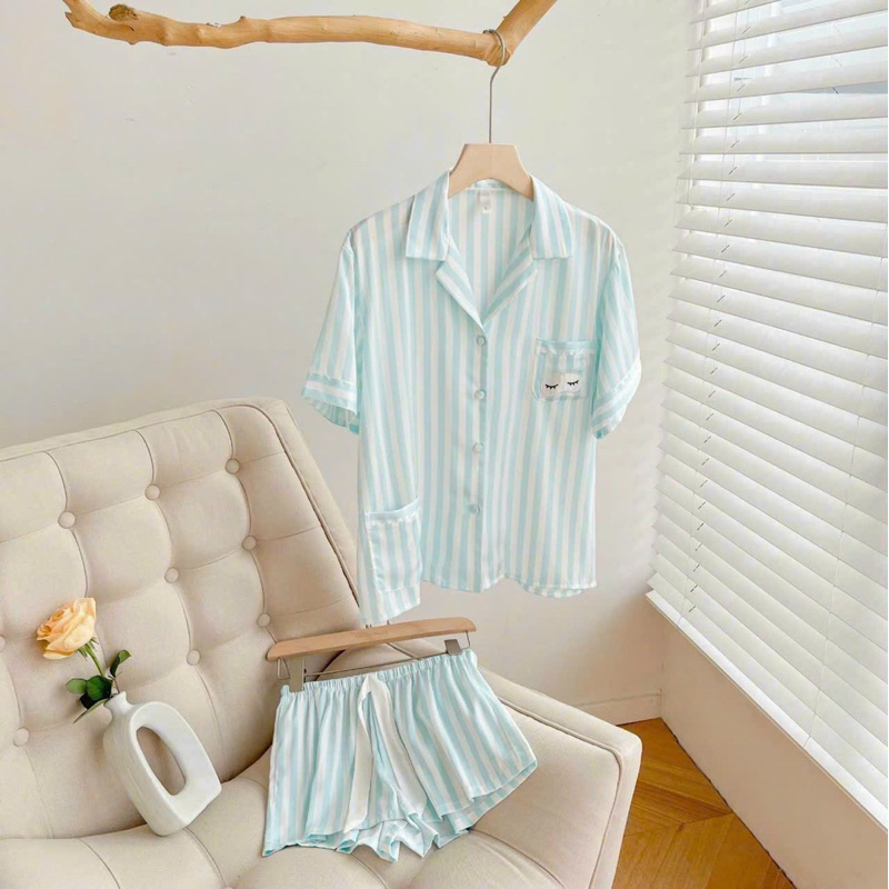 Bộ ngủ lụa hàng QCCC, chất liệu lụa mát mịn, mặc không rút chỉ cực kì sang chảnh