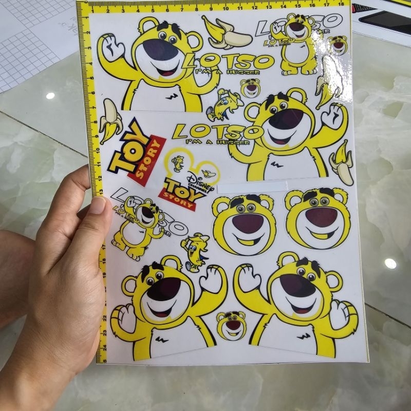 Tem logo sticker gấu dâu lotso kích thước A4 dán trang trí xe máy
